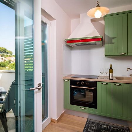 Apartment Gracija Трпань Экстерьер фото